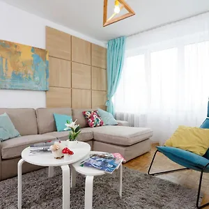 lovely-2-bedroom-apartment-near-old-town.bucharesthotelsnow.com/