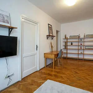 apartament-universitate-centrul-vechi.bucharesthotelsnow.com/