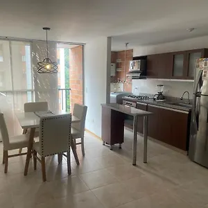 Apartamento 70m2 Ubicacion Estrategica Cerca Al Poblado 3020 Apartamento